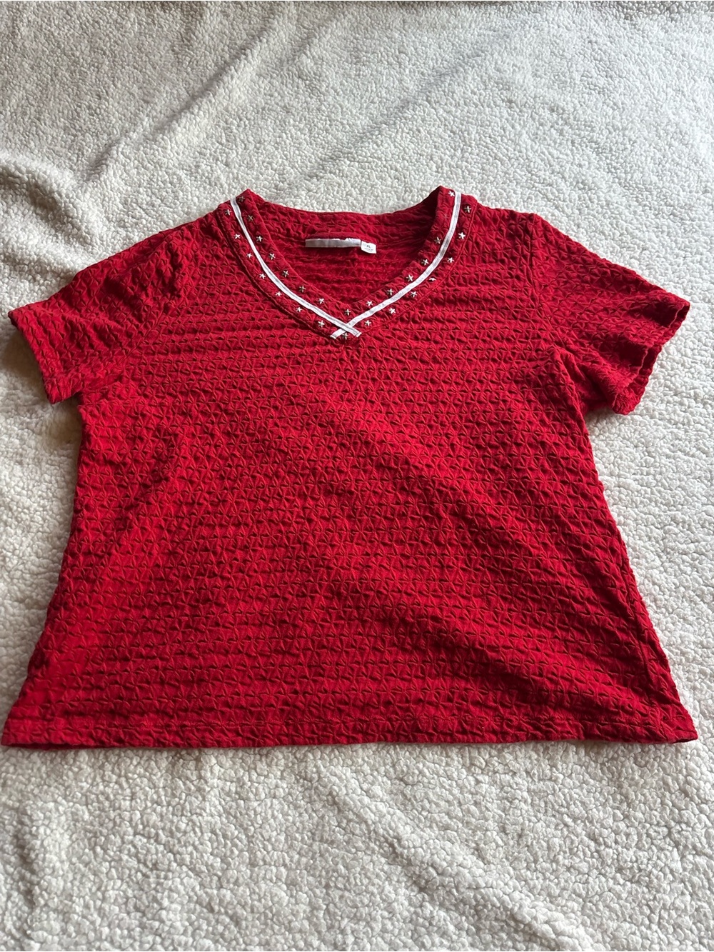 Red Embossed V-Neck Short Sleeve Top